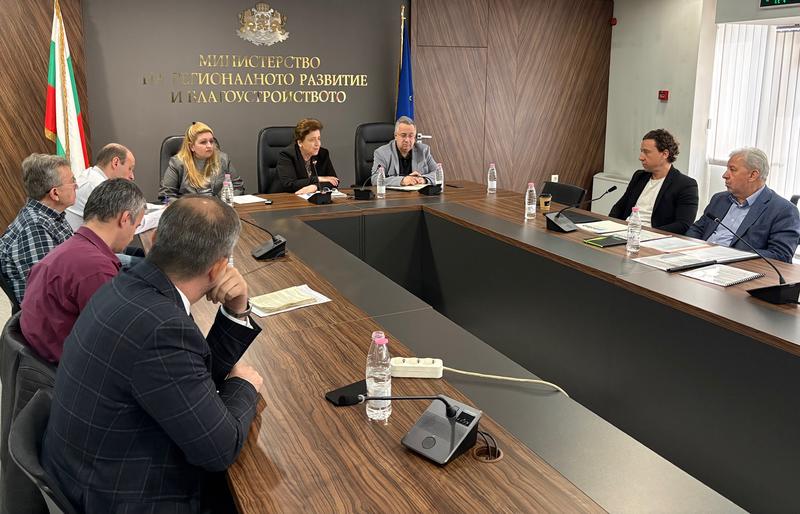 Зам.-министър Дора Янкова: Подмяната или ремонтът на асансьорите ще бъдат включени във втората национална програма за енергийна ефективност