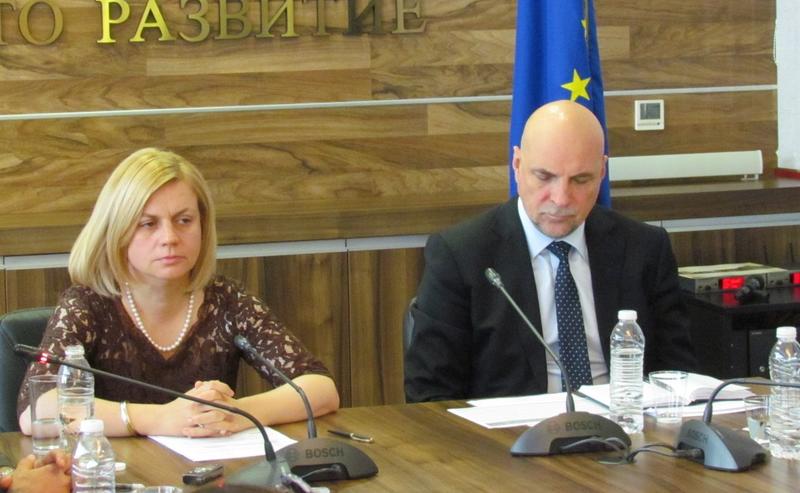 Министър Терзиева: По време на мандата ми като министър предприехме конкретни мерки, за да спасим страната и резултатите вече са видими - 2