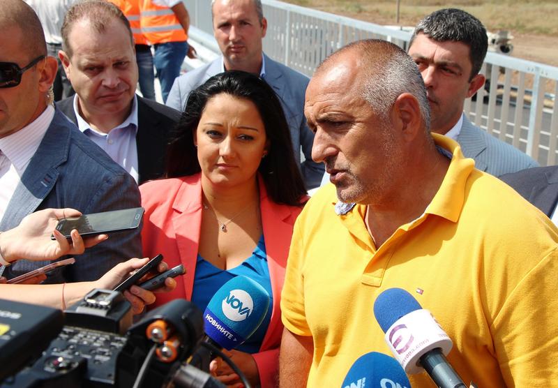 Министър Лиляна Павлова: От днес се пуска за движение двупосочно в едното платно участък 2 от Западната дъга на Софийския околовръстен път - 11