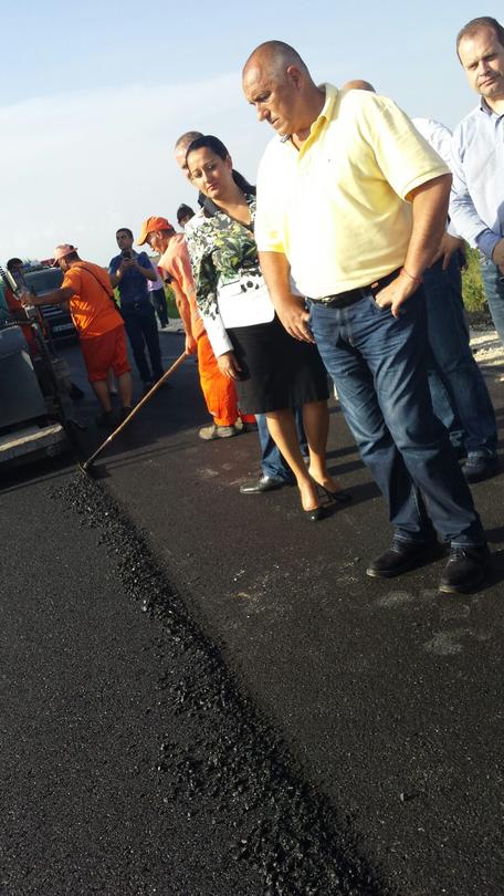 Премиерът Бойко Борисов и министър Лиляна Павлова инспектираха ремонта на пътища в Разградско   - 4