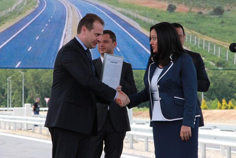 Министър Лиляна Павлова: Имаме волята, желанието и амбицията до края на 2015 г. да изпълним общо 300 км нови магистрали и да рехабилитираме 1600 км пътища - 2