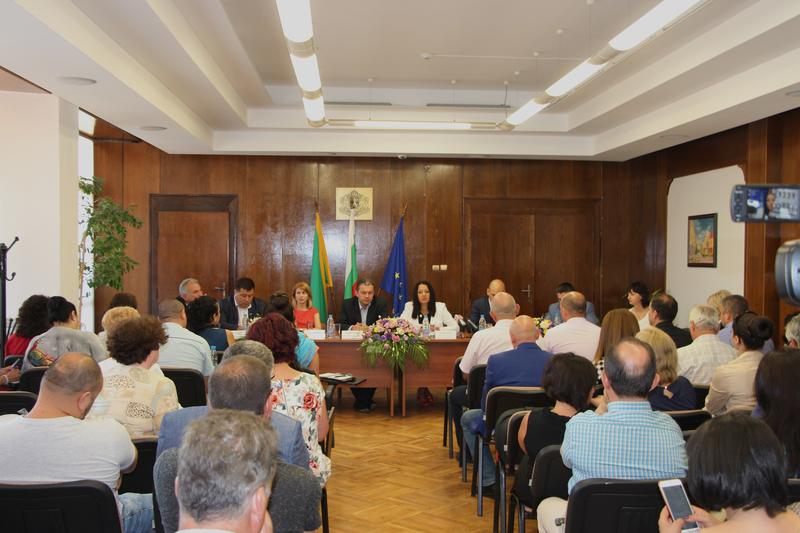 Министър Лиляна Павлова: Общините, които не членуват във ВиК-асоциация, не могат да получат европейско и държавно финансиране за проекти във водния сектор