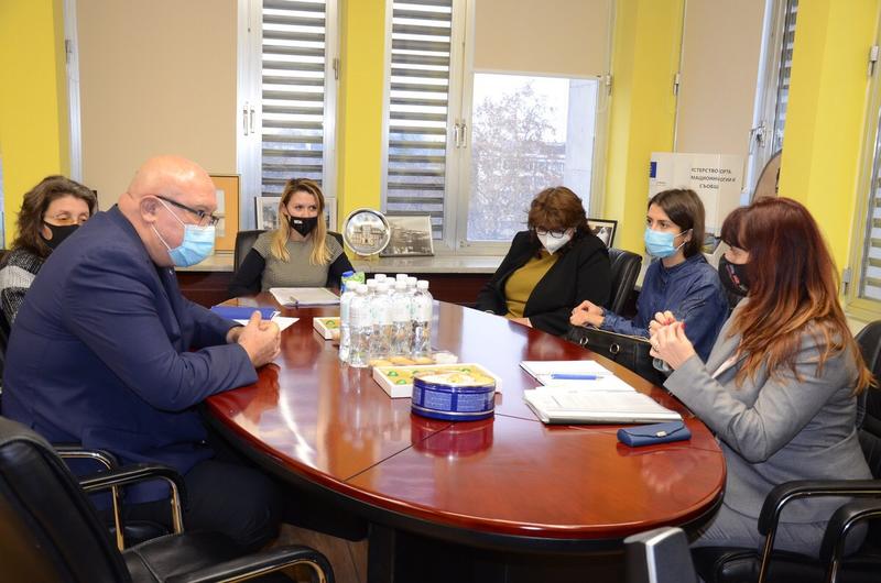 Заместник-министър Нина Стоименова проведе работна среща по проекта за превръщане на синагогата във Видин в „Културен център „Жул Паскин“ - 3