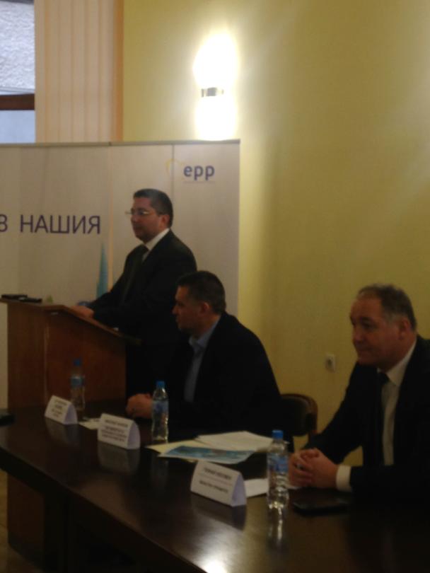 С приходите от тол системата ще могат да се рехабилитират и поддържат три пъти повече пътища във всяка област