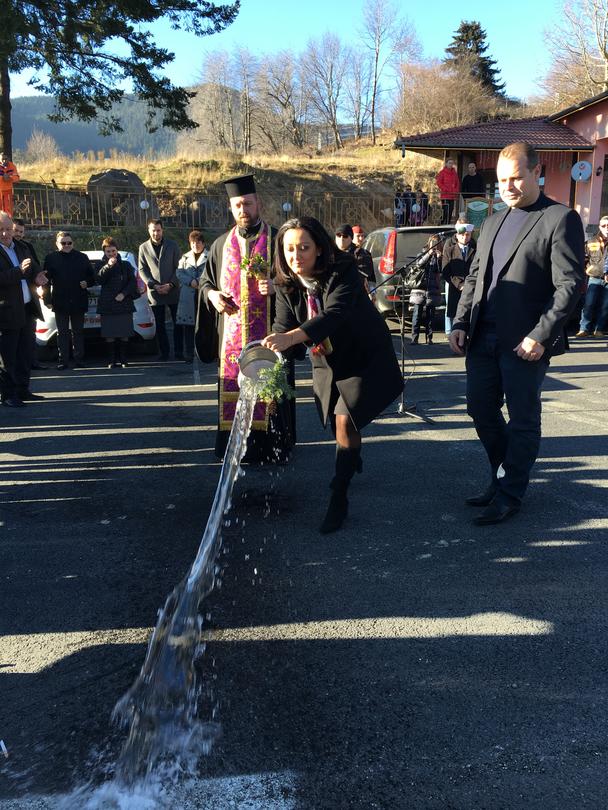   Министър Лиляна Павлова откри обновените пътища през проходите „Пампорово“ и „Превала“