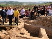 Министър-председателят Бойко Борисов разпореди спиране на строежа на автомагистрала „Струма” в района на разкопките на лот 3.1 до намиране на общоприет вариант на трасето