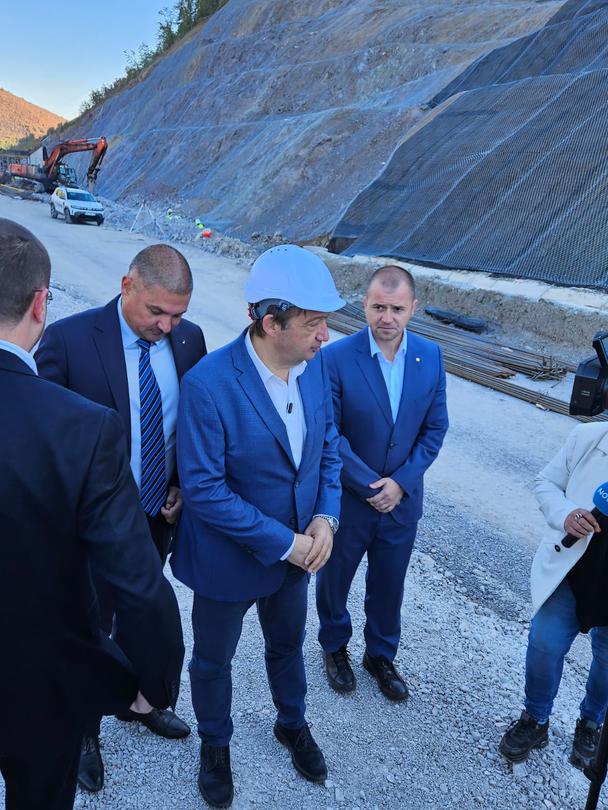 Министър Иван Шишков: В рамките на година пътят Мездра - Ботевград ще бъде завършен - 4