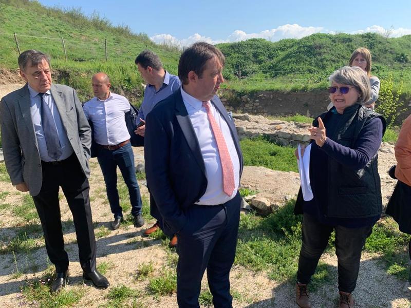 Министър Шишков провери  реставрацията на античния град Хераклея Синтика край Петрич - 1