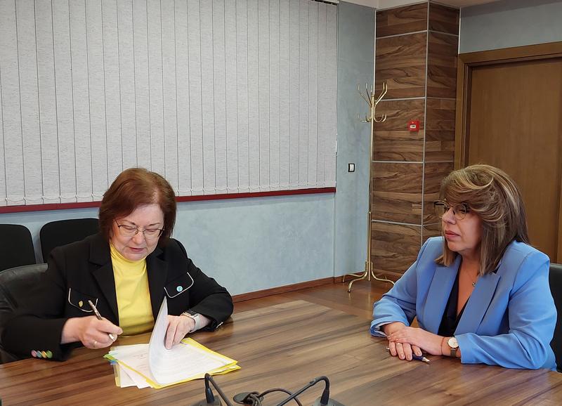 Министър Коритарова подписва тази седмица с 37 общини над 80 споразумения за проекти за близо 36 милиона лева - 2