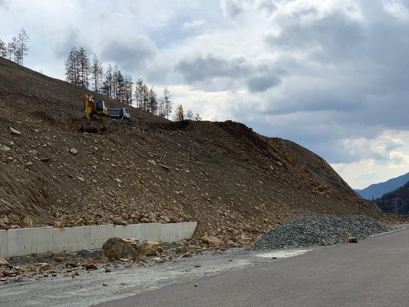 Министър Шишков: Започва укрепването на свлачището преди тунел „Железница” на АМ „Струма” - 6