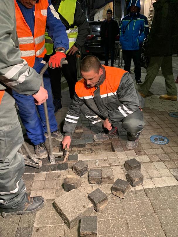 МРРБ взе проби за проверка на качеството на ремонтите в центъра на София - 4