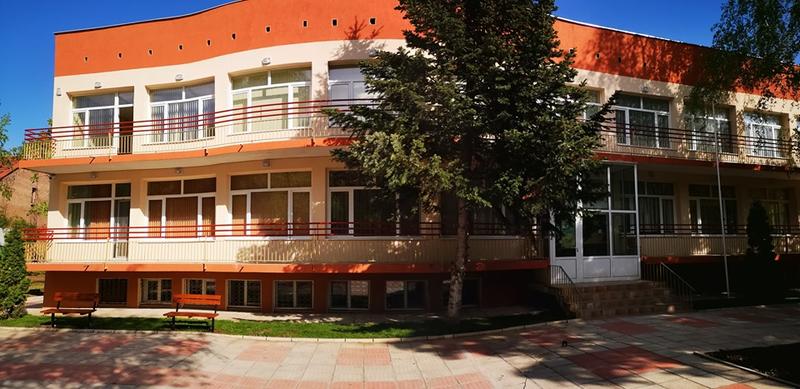 МРРБ обновява 435 училища и детски заведения и 13 университета в 112 български общини - 1