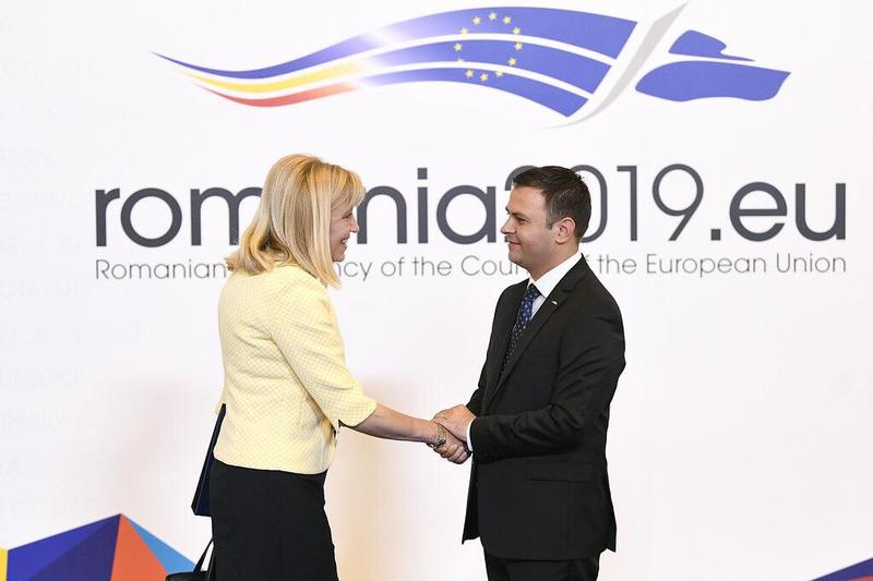 Nearly EUR 3 billion are being invested in Bulgarian regions - 1
