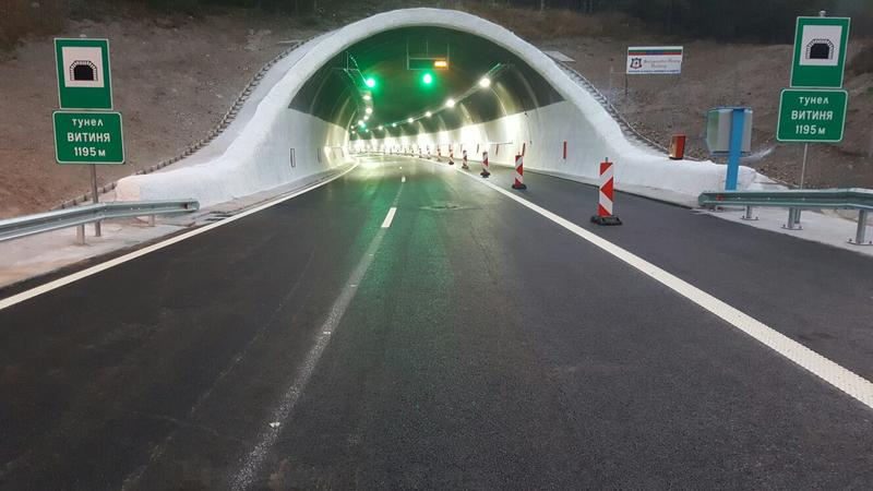 Шофьорите по АМ „Хемус“ вече преминават през ремонтираната тръба за Варна на тунел „Витиня“ - 4