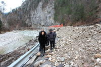 Лиляна Павлова възложи спешно укрепване на главен път Девин – Доспат, отнесен от река Въча