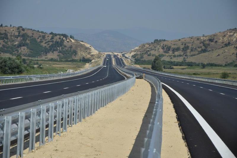    Лот 4 на АМ“ Струма“ е в отлично състояние, твърденията за напукана отсечка са манипулация 