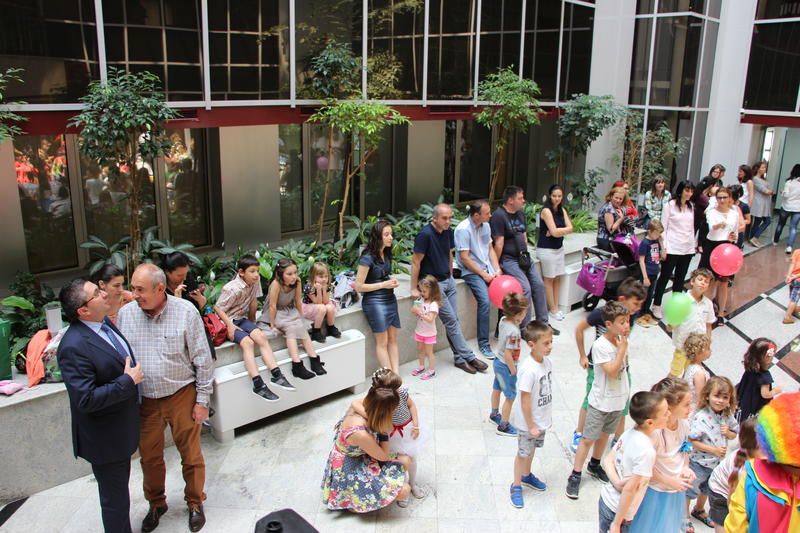 Министър Николай Нанков поздрави деца на служители на МРРБ за 1 юни - 4