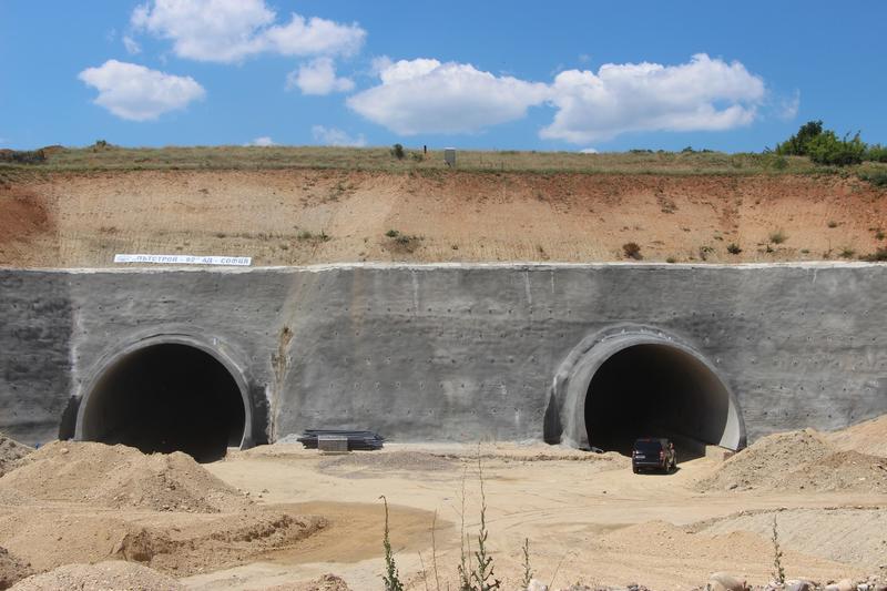 Министър Павлова инспектира напредъка в строителните дейности по ЛОТ 2 на АМ „Струма“ - 1