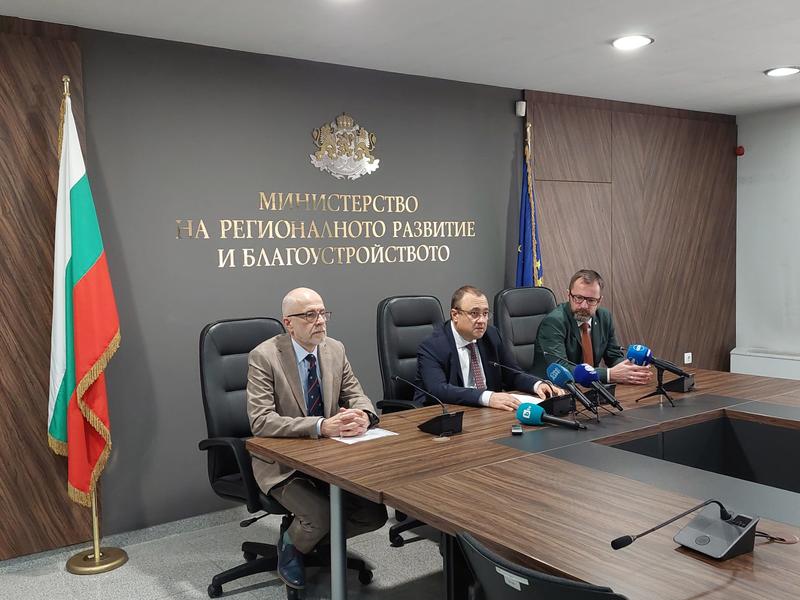 Министър Иван Иванов: Над 1 млрд. лв. са приходите от тол системата за 2025 г.