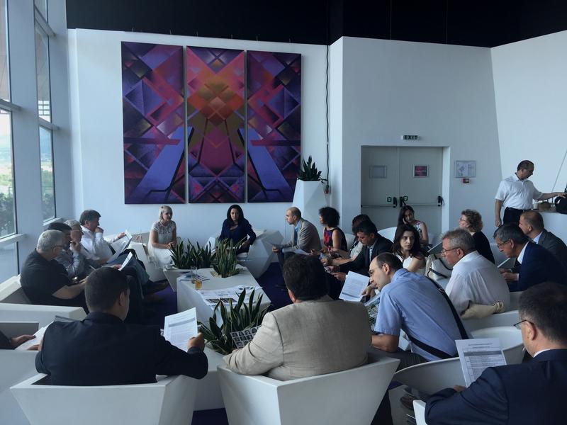 Министър Лиляна Павлова отличи най-добрия млад архитект в категория „Градове и инфраструктура” в конкурса „The CITY Academy Awards 2015“ - 2