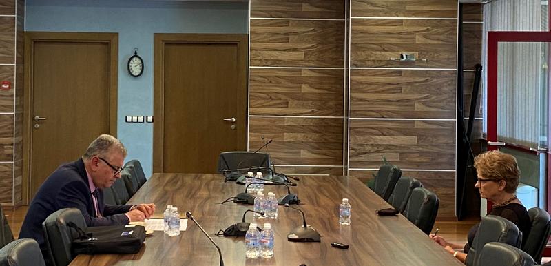 Minister Komitova discussed the possibilities for accelerating the repair of the road Srednogortsi - Rudozem with the regional governor of Smolyan