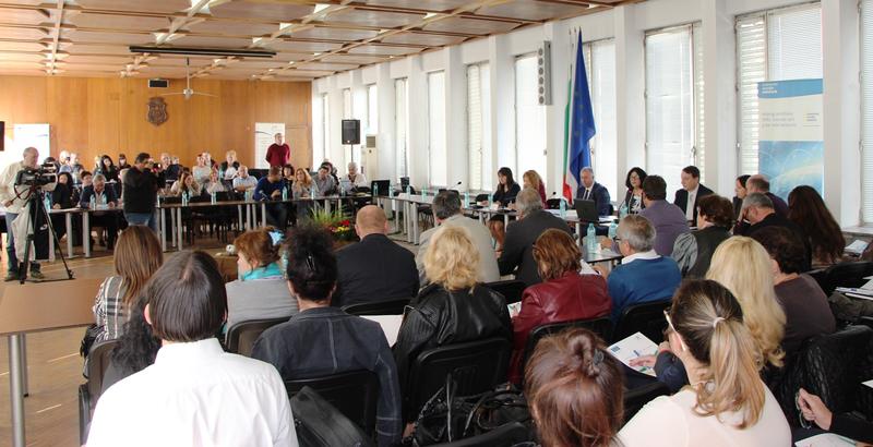 Зам.-министър Деница Николова: Осигуряваме нисколихвено финансиране за енергийна ефективност на еднофамилни жилищни сгради - 3