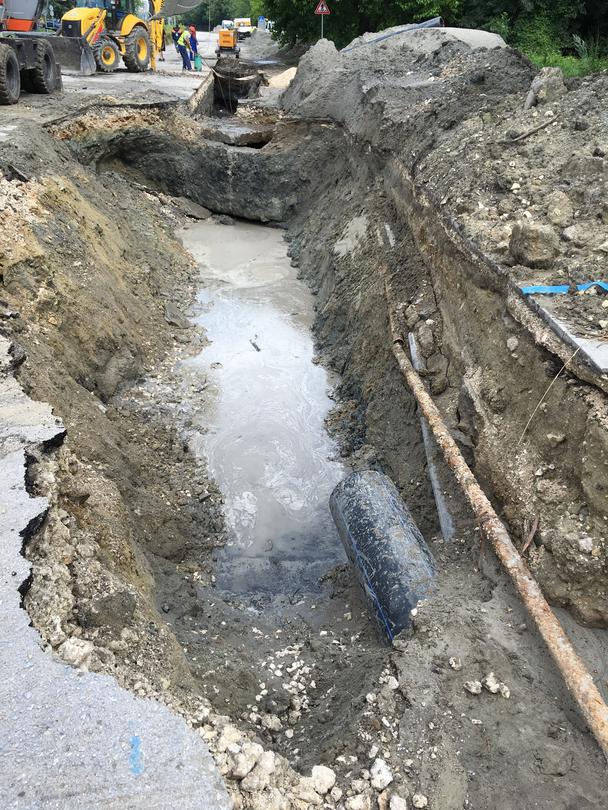 Министър Павлова и кметът на Варна Иван Портних инспектираха реконструкцията на клон от главния водопровод на Варна - 4