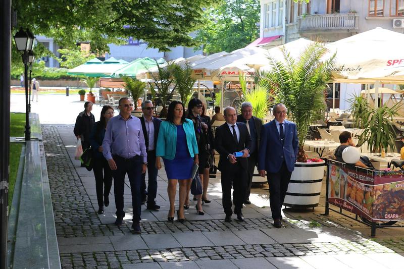 Министър Лиляна Павлова: Първият програмен период даде добра възможност за развитие на регионите. През новия искаме растеж - 3