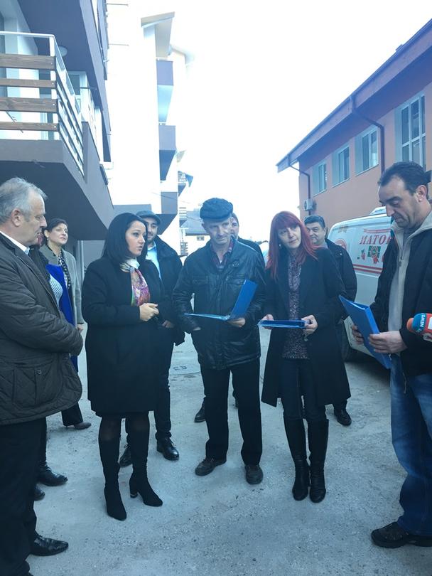 Министър Лиляна Павлова откри официално саниран с европейски средства жилищен блок в Смолян - 5