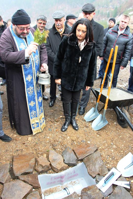 Министър Лиляна Павлова положи капсула на времето при възобновяване на строителството на яз. 