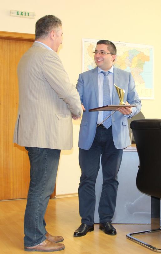    Заместник-министър Николай Нанков получи награда на Асоциацията на българските градове и региони