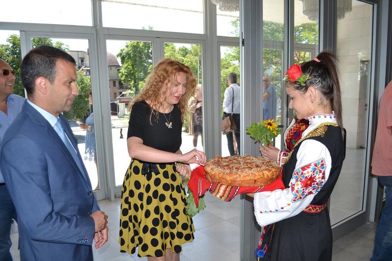 Зам.-министър Деница Николова: Инвестираме над 9 млн. лв. за енергийна ефективност и обновяване на 20 жилищни и обществени сгради в Сандански - 5