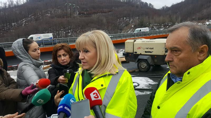 Министър Аврамова и инж. Глосов инспектираха ремонта на съоръжението