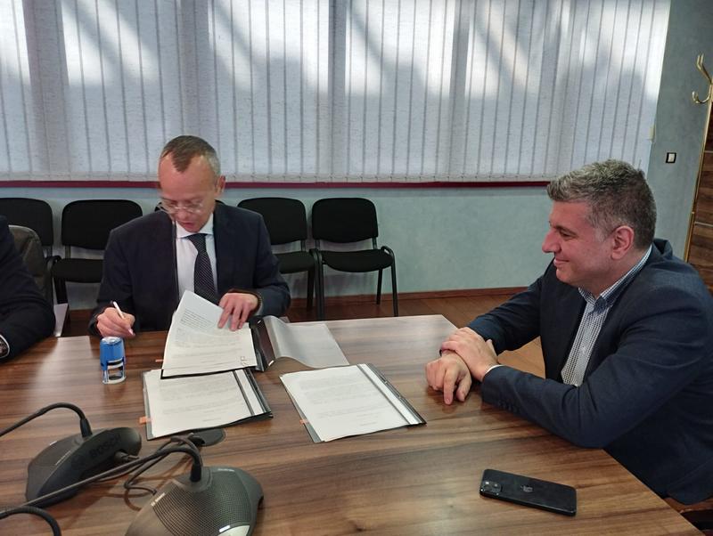 Министър Цеков подписа 723 споразумения със 191 общини за финансиране на общински проекти - 7