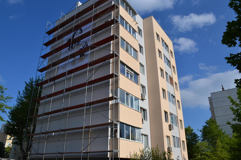 Министър Павлова: До края на годината 90% от одобрените за саниране сгради в Благоевград ще бъдат готови - 10
