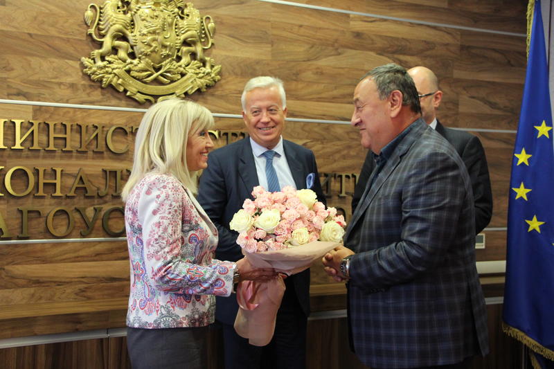 Министър Аврамова: МРРБ даде „зелена“ светлина на проекти за 3 млрд. лв.