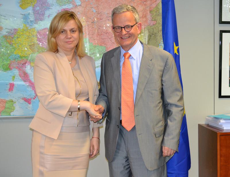   Министър Терзиева: Заедно с Европейската комисия ще предприемем възможно най-бързи действия по възстановяване на плащанията по ос 1 и 3 на ОП „Регионално развитие“ 2007 – 2013г.   