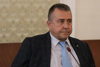 Зам.-министър Валентин Йовев в интервю за вестник 