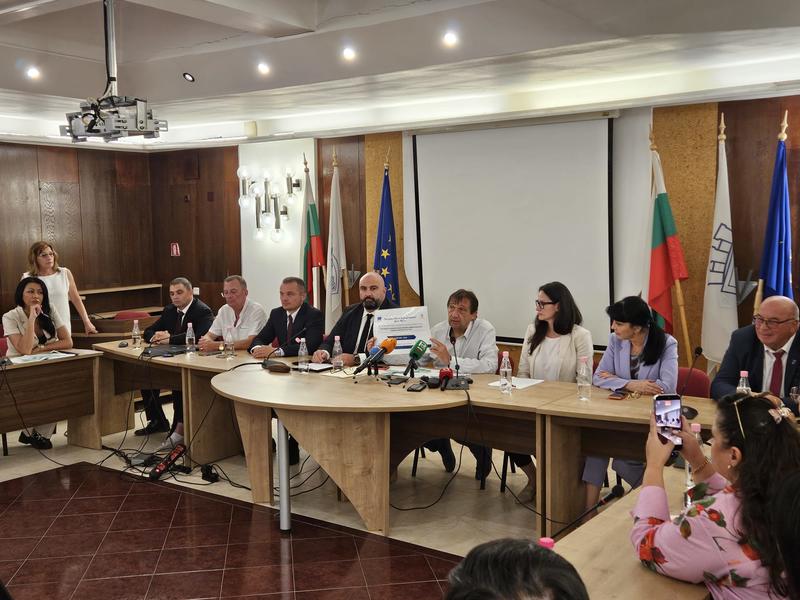 Министър Шишков: От утре започва разплащането по Инвестиционната програма за общински проекти - 2