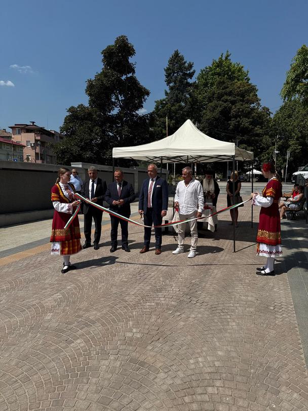 Министър Иванов: Програмата за общинските проекти продължава с пълна сила