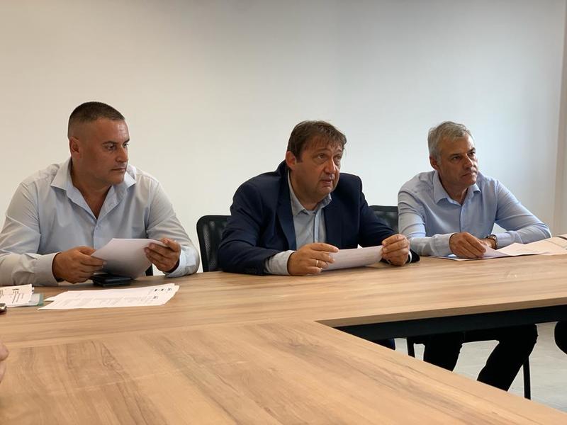 Министър Шишков: Строителят пое ангажимент до края на другата седмица да приключи първият етап от строителството на интерконектора България-Гърция - 13