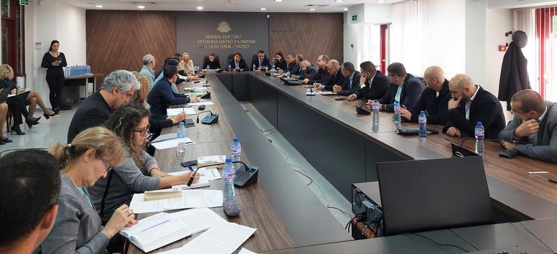 Министър Шишков събра представители на строителния бранш по въпросите на индексация на договорите за строителство