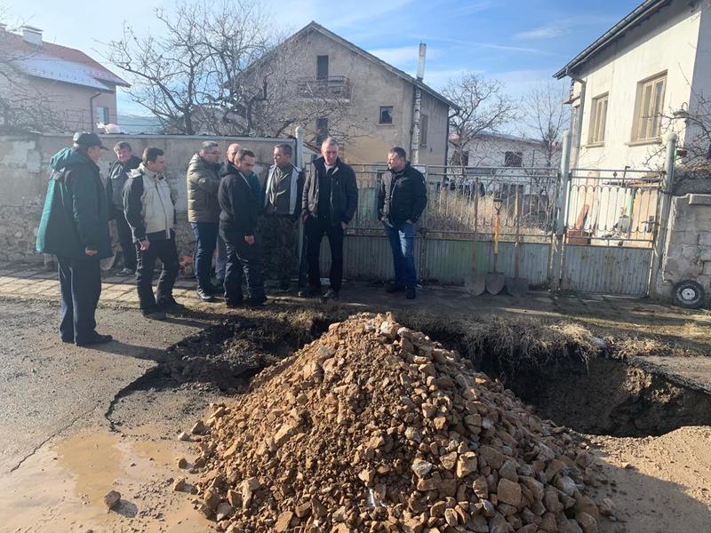 Аварийни ремонти на ВиК мрежата в кв.