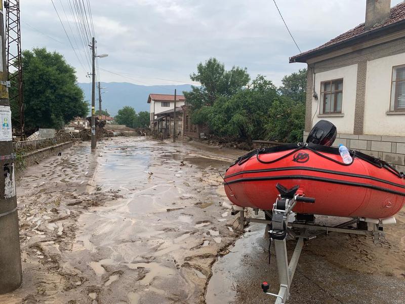 Министър Шишков: Регионалното министерство ще помогне на наводнените населени места в община Карлово - 2