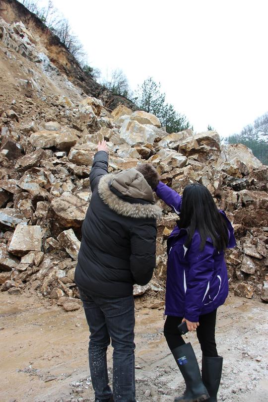  Министър Лиляна Павлова  пое лично координацията по разчистване на огромното свлачище, блокирало пътя Смолян- Асеновград - 14