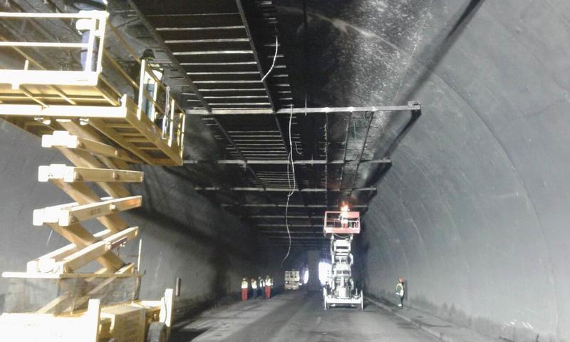 При пълна 24-часова мобилизация продължава работата в тунел „Ечемишка“