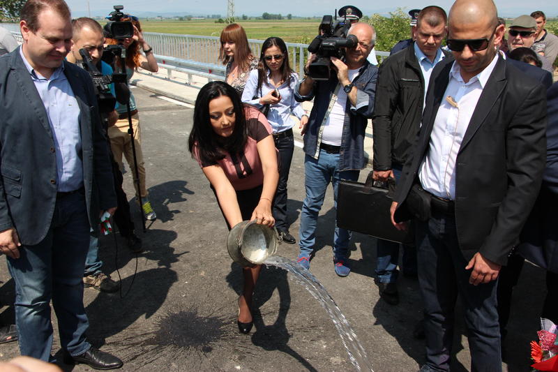 Движението по моста над р. Луда Яна между Пазарджик и Пловдив беше възстановено пет месеца предсрочно