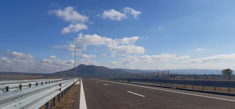 Another 16.3 km of the Hemus Motorway in the direction of Varna - between Buhovtsi and Belokopitovo are ready - 3