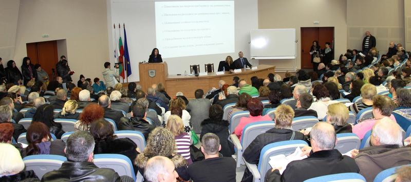  При огромен интерес министър Лиляна Павлова стартира разяснителната кампания по Националната програма за саниране на жилищните сгради  в Бургас