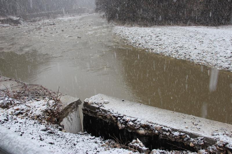  Министър Павлова: До края на март трябва да е готов проект за трайно укрепване на свлачището по пътя Батак-Доспат - 4